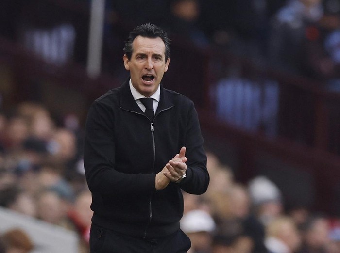 Soccer Football - Premier League - Aston Villa v Arsenal - Villa Park, Birmingham, Britain - December 6, 2025 Aston Villa manager Unai Emery reacts Action Images via Reuters/Andrew Couldridge EDITORIAL USE ONLY. NO USE WITH UNAUTHORIZED AUDIO, VIDEO, DATA, FIXTURE LISTS, CLUB/LEAGUE LOGOS OR 'LIVE' SERVICES. ONLINE IN-MATCH USE LIMITED TO 120 IMAGES, NO VIDEO EMULATION. NO USE IN BETTING, GAMES OR SINGLE CLUB/LEAGUE/PLAYER PUBLICATIONS. PLEASE CONTACT YOUR ACCOUNT REPRESENTATIVE FOR FURTHER DETAILS..
