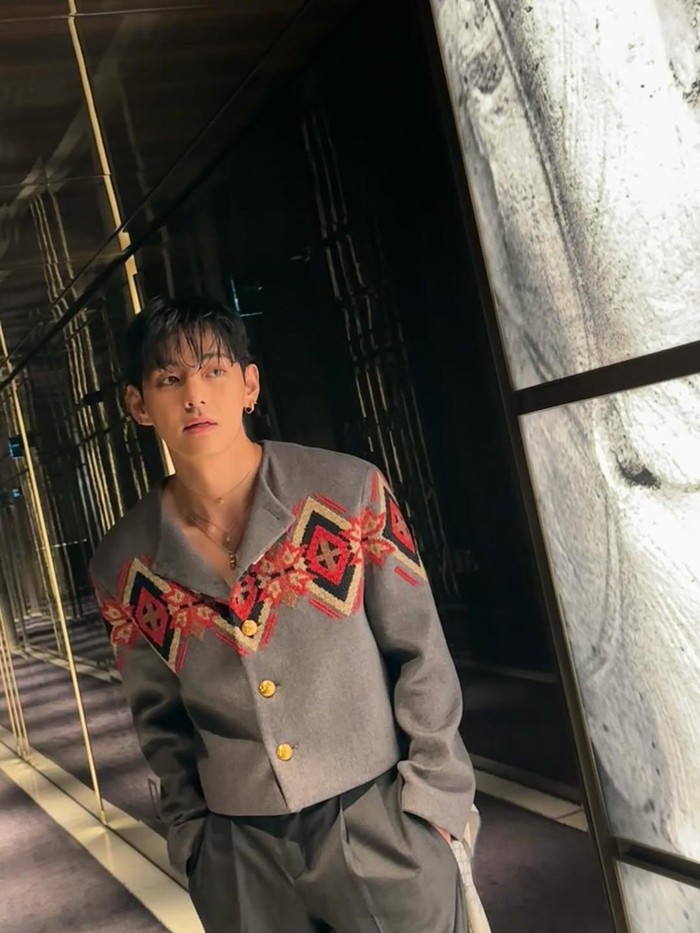 V Bts