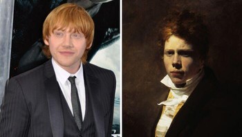 Rupert Grint & Sir David Wilkie Siapa sangka pemeran Ron Weasley ini punya kembaran seorang seniman legendaris? Jika biasanya Rupert disebut mirip Ed Sheeran, kali ini ia bertemu tandingannya dari abad ke-18. Mulai dari rambut merah yang khas, bentuk mata, hingga garis bibirnya sangat menyerupai pelukis Skotlandia, David Wilkie. Foto: BoredPanda