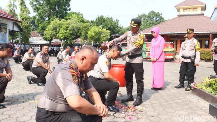 Selamat! 41 Personel Probolinggo Kota Naik Pangkat