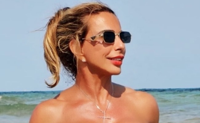 Dalam keterangannya, Andréa menuliskan pesan penuh makna tentang konsistensi hidup sehat. “Ketangguhan terlihat seperti ini. Saya tetap fokus. Saya tetap disiplin. Saya tetap setia pada diri sendiri. Tahun memang akan berakhir, tetapi kerja keras tidak pernah berhenti,” tulisnya.  Foto: dok. Instagram @andrea__sunshinee