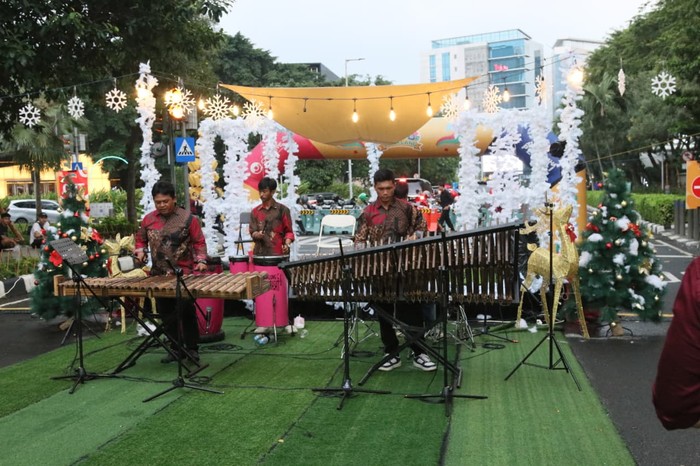 Tahun Baruan di SCBD, Ada Suasana Musim Dingin Snow Season Market