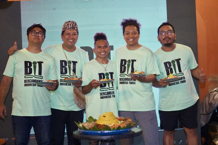 BITFEST, festival seni Indonesia Timur, hadir untuk merayakan musik dan komedi. Acara ini jadi wadah kolaborasi seniman dan ekspresi budaya.