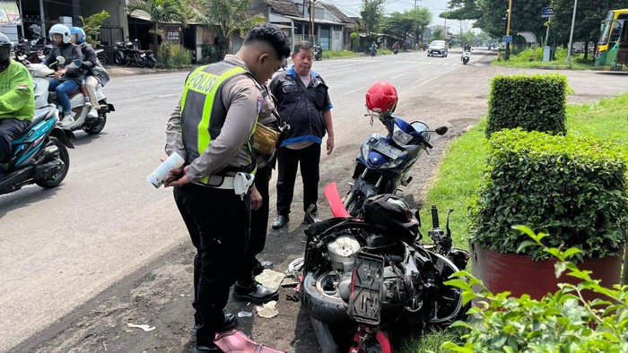 Bus Tabrak Motor di Rejoso Pasuruan, Pengendara Tewas Mengenaskan