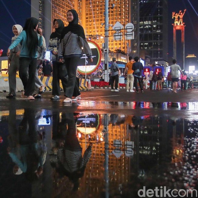 Car Free Night Meriahkan Malam Tahun Baru di Bundaran HI