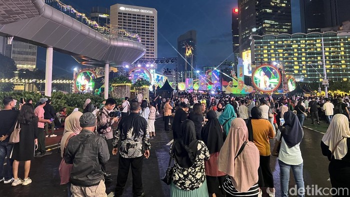 CFN di Bundaran HI Dimulai, Warga Mulai Padati Jalan Thamrin