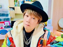 Musisi Legendaris Denny Tsao Ditemukan Meninggal di Rumah