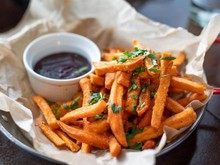 22 Rekomendasi Cemilan Tahun Baru Manis-Gurih untuk Malam Pergantian Tahun