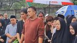 Wajah Sendu Gilang Dirga, Ayah Meninggal Dunia di Penghujung 2025