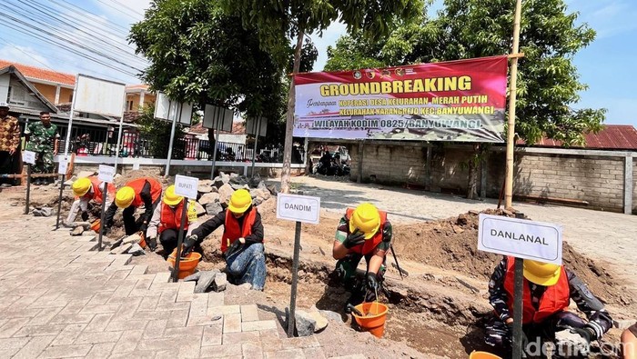 Groundbreaking KDKMP di kelurahan karangrejo Kabupaten Banyuwangi oleh Bupati Banyuwangi Ipuk Fiestiandani dan seluruh Forkopimda