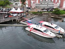 Gubernur Sulsel Luncurkan Klinik Terapung Dukung Pelayanan Kesehatan Bergerak