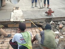 Hidran di Jalan Majapahit Semarang Kena Cor, Damkar Sambat