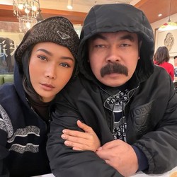 Liburan ke Korea, Inul dan Adam Tetap Mesra Meski Kedinginan hingga Mimisan