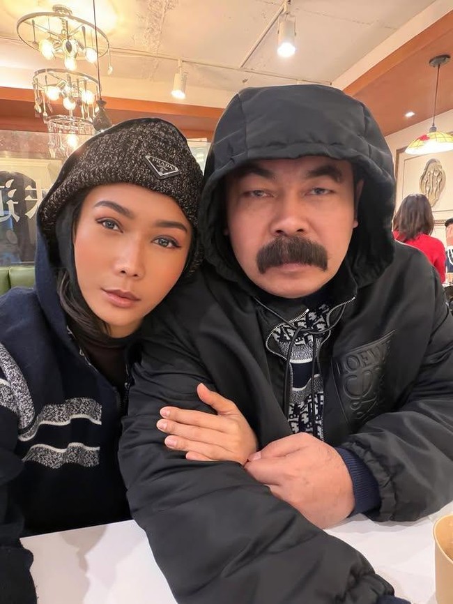 Liburan ke Korea, Inul dan Adam Tetap Mesra Meski Kedinginan hingga Mimisan