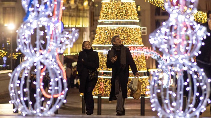 People look at New Year decorations in Istanbul, Turkey, December 30, 2025. REUTERS/Kemal Aslan