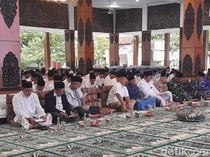 Tak Ada Pesta, Malam Tahun Baru di Pacitan Dipenuhi Lantunan Doa