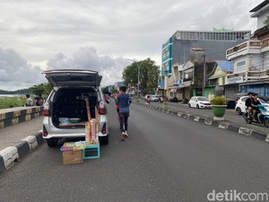 Pemotor Wanita Luka Kena Petasan di Jalan Mattirotasi Parepare