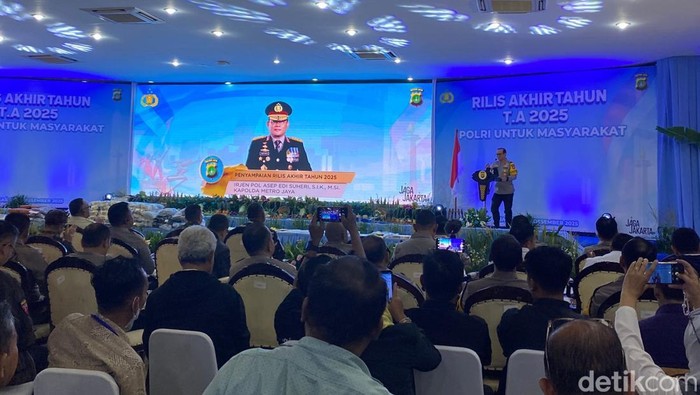 Polda Metro Peduli Salurkan Bantuan Puluhan Ton ke Korban Bencana Sumatera