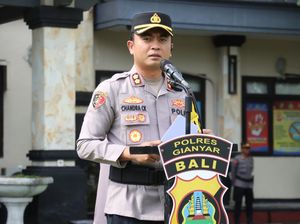 Personel Polres Gianyar Mahir Bahasa Asing Siaga di Malam Tahun Baru