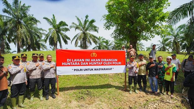 Kapolri Jenderal Listyo Sigit berkunjung ke Aceh Tamiang untuk meninjau kesiapan lokasi pembangunan hunian tetap (huntap) untuk warga korban bencana