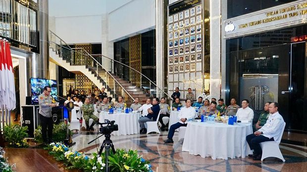 Kapolri Jenderal Polisi Listyo Sigit Prabowo melaksanakan monitoring langsung pengamanan malam pergantian tahun baru 2026. (Dok istimewa).