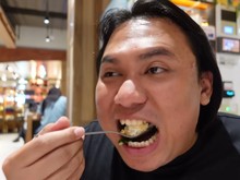 Seru-seruan di Bangkok! Keanu Agl Jajan Mangga hingga ke Kedai Michelin