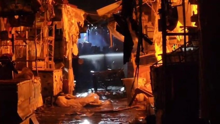 Bupati Cirebon Minta Pengelola Usut Kebakaran Pasar Lemahabang