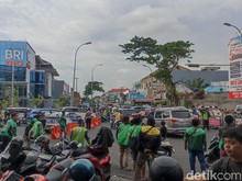 Lalu Lintas ke Kuta Padat Merayap Jelang Malam Pergantian Tahun