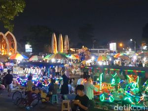 230 Ton Sampah Diangkut Usai Malam Tahun Baru di Mataram