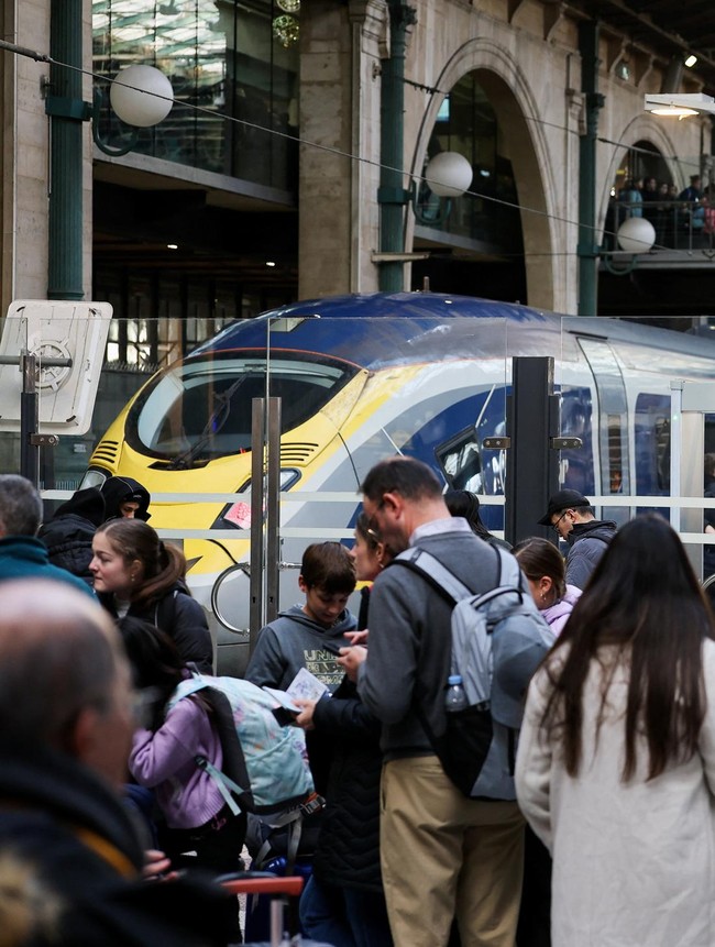 Masalah Listrik Ganggu Jalur Kereta Tersibuk Eropa