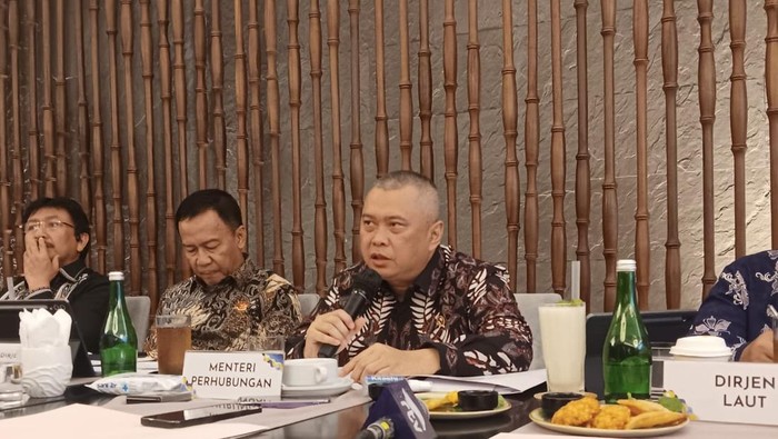 Menhub Minta Layanan Penumpang di Pelabuhan Dibenahi