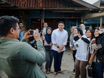 Bobby Mendadak Jadi Fotografer Letkol Teddy Bareng Ibu-ibu di Tapsel