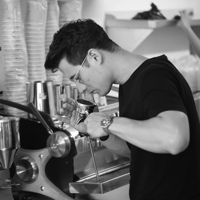 Nino Fernandez Jago Racik Kopi hingga Masak Spaghetti