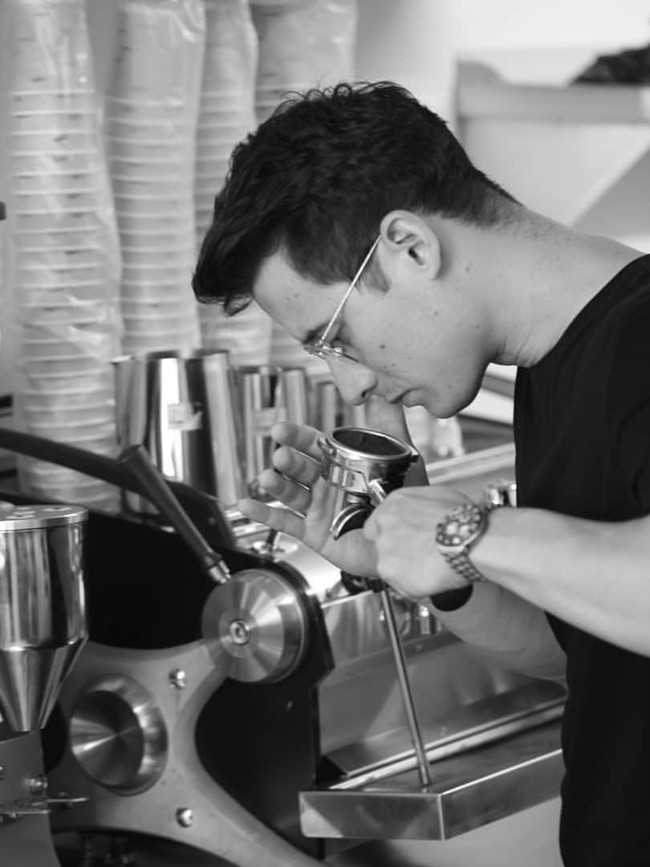 Nino Fernandez Jago Racik Kopi hingga Masak Spaghetti