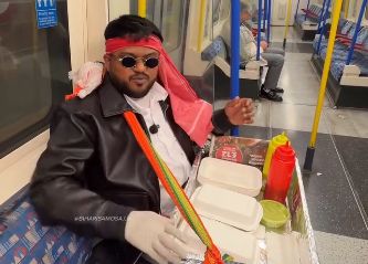 Penjual samosa di London Viral! Pria India 'Jualan' Samosa di Kereta London, Bikin Netizen Berdebat