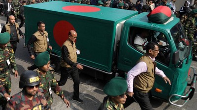 Momen Mantan PM Bangladesh Khaleda Zia Dikebumikan dengan Pengawalan Ketat