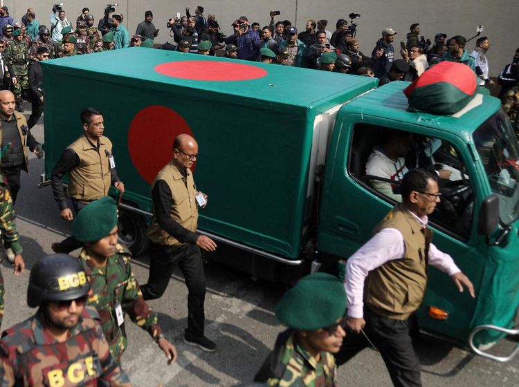 Momen Mantan PM Bangladesh Khaleda Zia Dikebumikan dengan Pengawalan Ketat