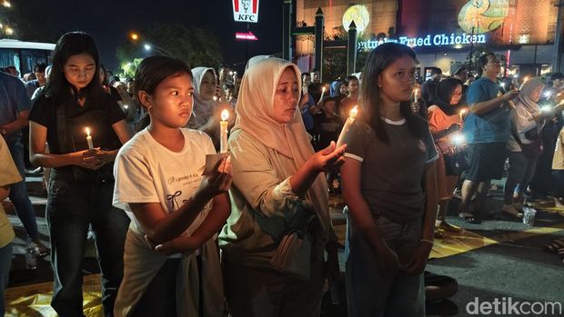 Perayaan malam tahun baru di Solo tanpa adanya pesta kembang api, Rabu (31/12/2025).