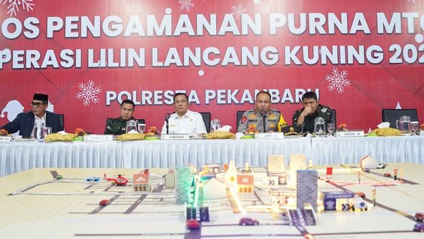 Polda Riau mengerahkan 3.321 personel gabungan untuk mengamankan malam tahun baru, Rabu (31/12/2025).