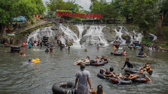 Potret Wisata Sumber Maron Ramai Pengunjung Saat Libur Tahun Baru
