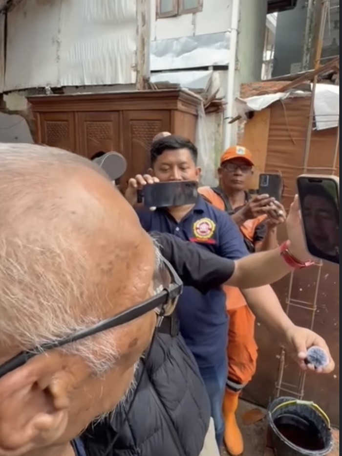 Raffi Ahmad Gercep Beri Bantuan Uang Tunai ke Diding Boneng Usai Rumah Roboh