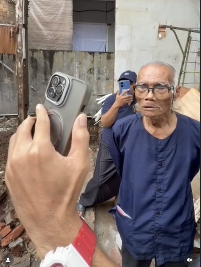 Raffi Ahmad Gercep Beri Bantuan Uang Tunai ke Diding Boneng Usai Rumah Roboh