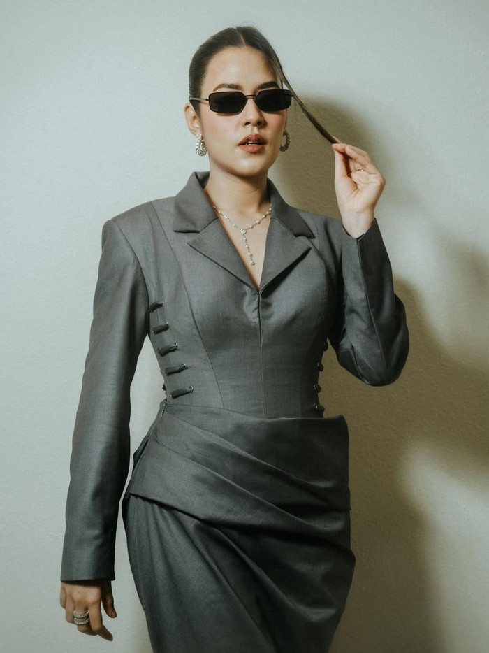 Raisa kerja malam tahun baru.