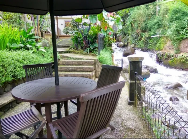 Restoran nuansa alam di Puncak