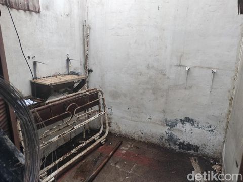 Salah satu kamar di rumah Diding Boneng Salah satu kamar di rumah Diding Boneng