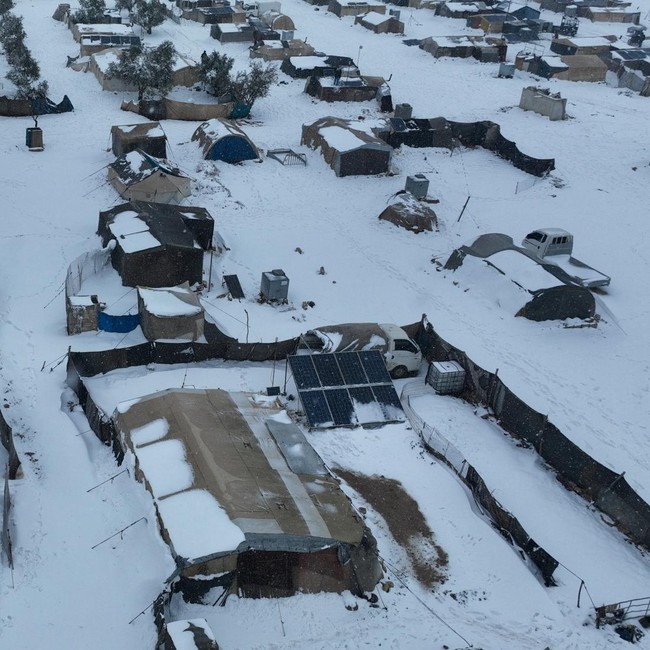 Salju Selimuti Kota Azaz, Suriah