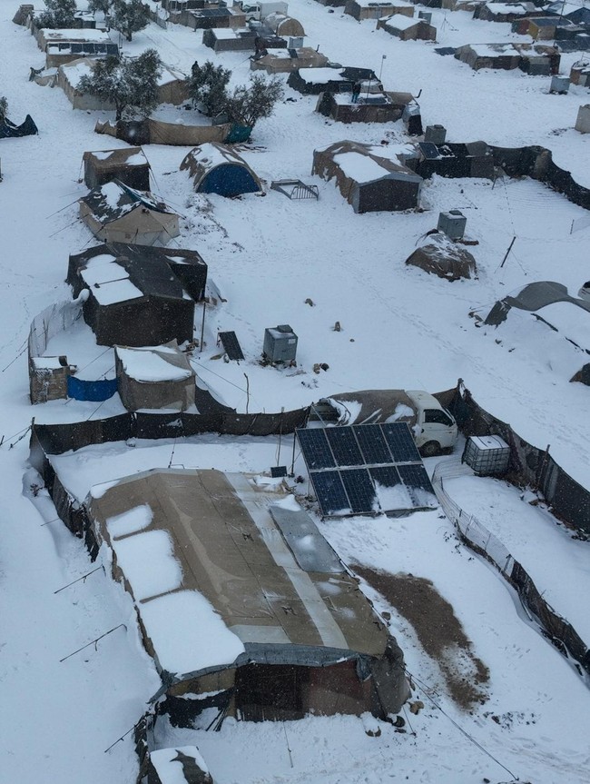 Salju Selimuti Kota Azaz, Suriah