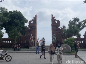 Video: Menikmati Cantiknya Sunrise Pertama 2026 di Pantai Sanur Bali