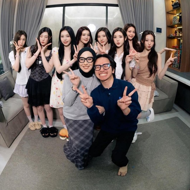 Hearts2Hearts Mampir ke Rumah, Shadira Firdausi Bikin Martabak-Scrapbook