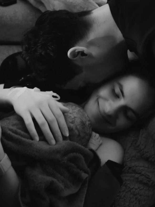 Foto Steffi Zamora Lahiran Ditemani Nino Fernandez, Wajah Anak Bikin Penasaran